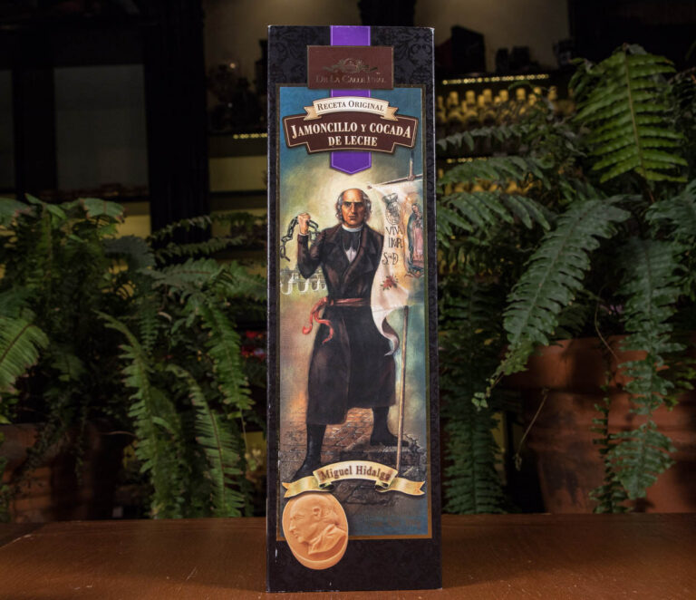 Caja de dulces dedicada a Don Miguel Hidalgo y Costilla