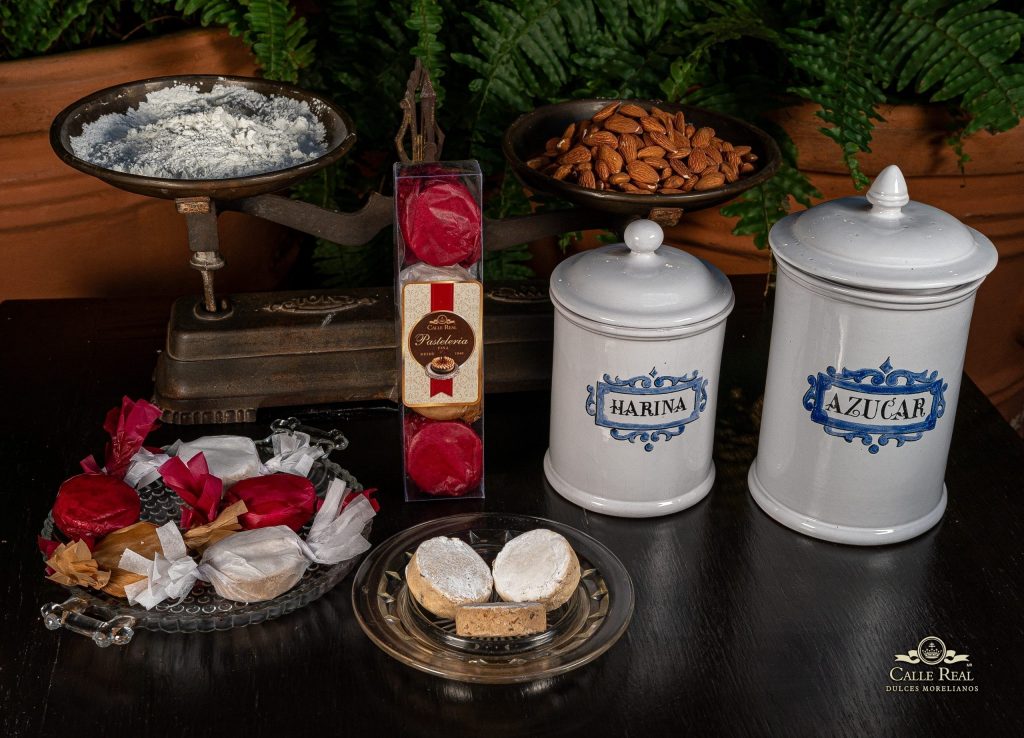 Estuche de Polvorones Sevillanos — Calle Real, dulces morelianos